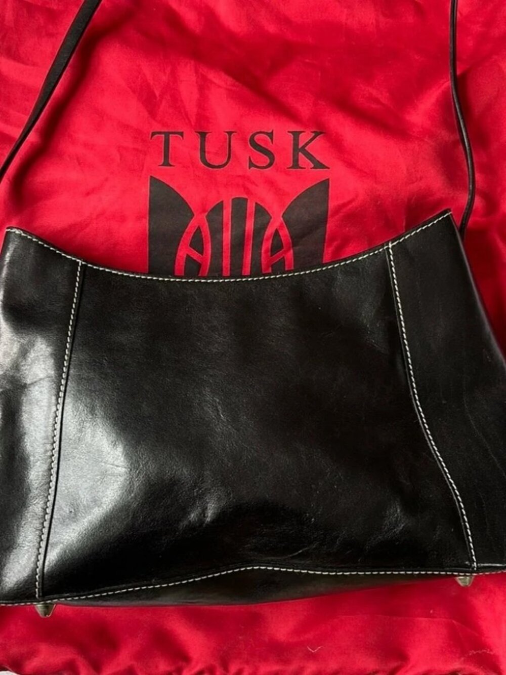 Tusk Genuine Leather Black Shoulder Hand Bag